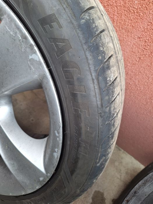 4бр Гуми 50€ 235/45/17
