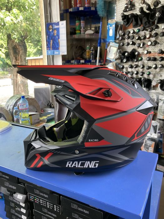 Нова Кросова Каска М // каска Крос Мотор M