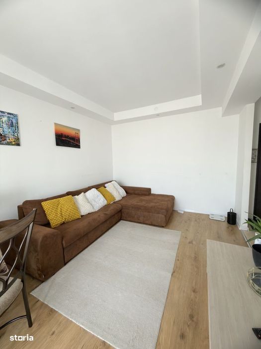 Ap. 2 camere,mobilat,bucatarie separata,balcon, parcare, în Cosmopolis