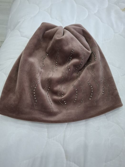 Шапки новые разные