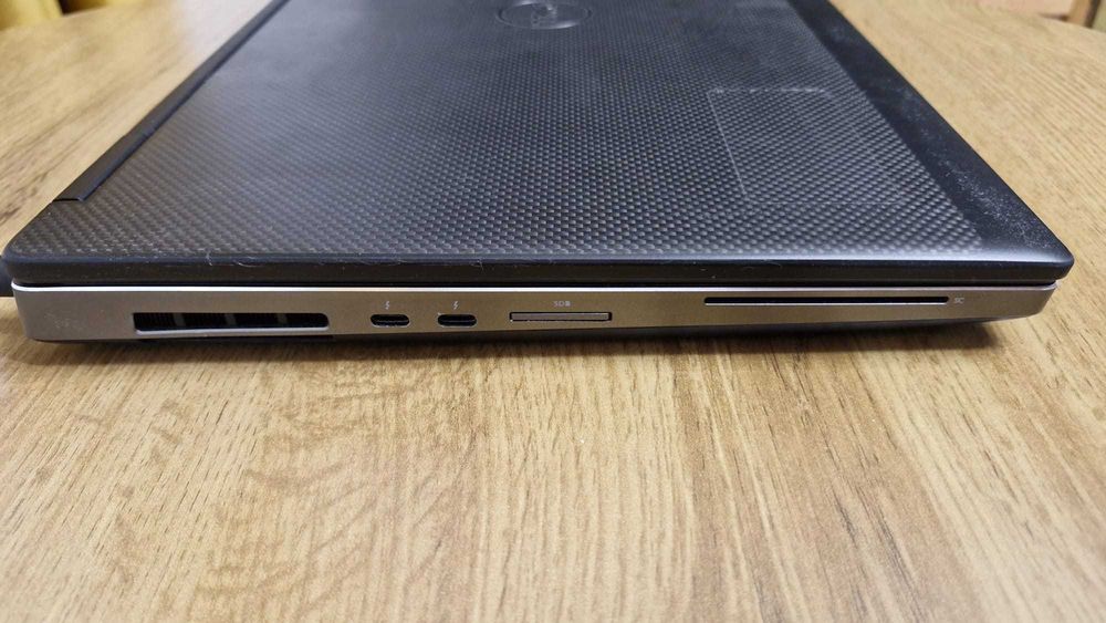 Dell Precision 7530 – i7, 32GB RAM, SSD 512GB, Licenta Windows