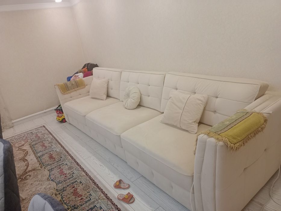 Диван гостиный, раскладывается