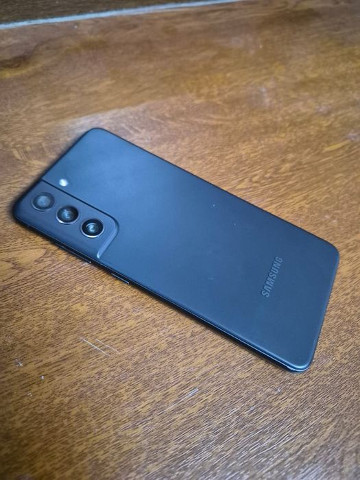 Samsung S21 FE состояние хорошое