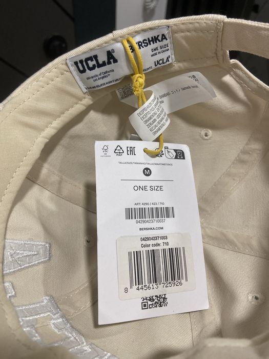Нова Шапка с Козирка - UCLA на Bershka