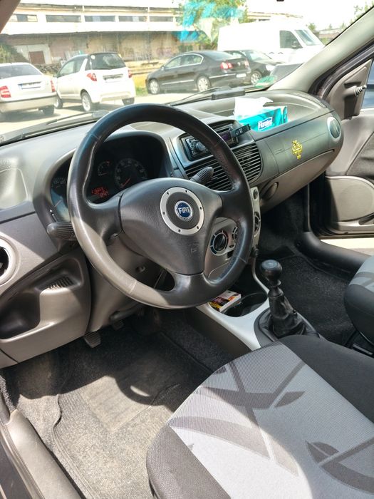 Vând Fiat Punto 1.2 benzina 2005