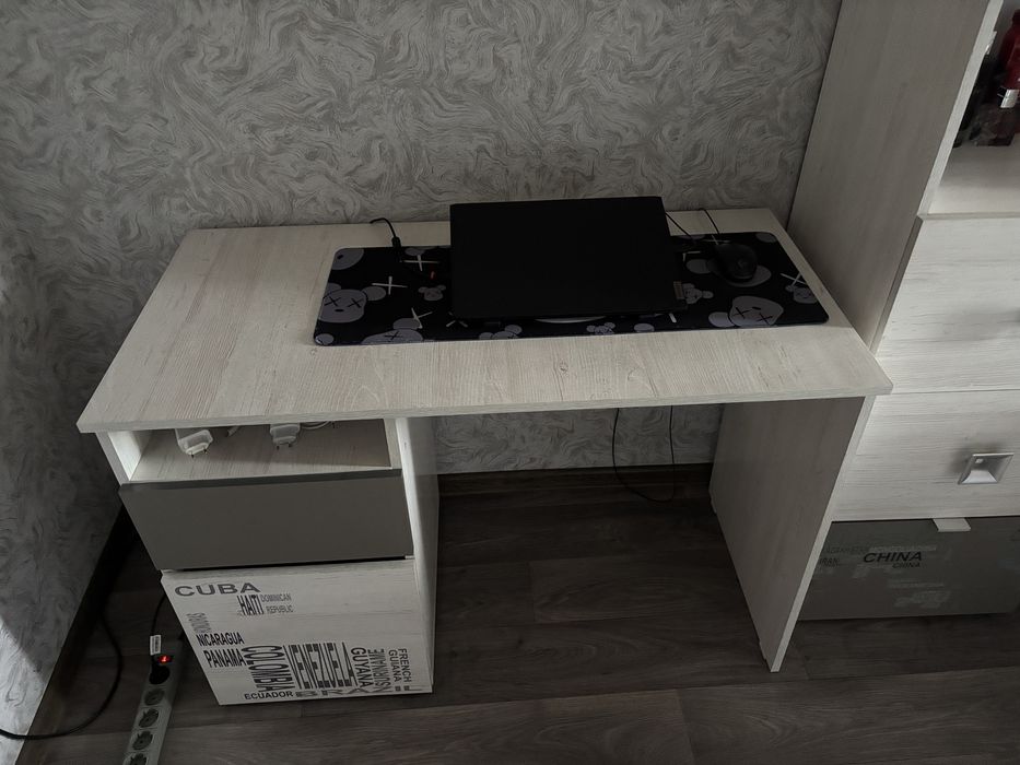 Спальный гарнитур