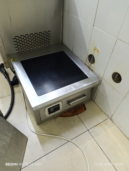 Продам недорого оборудование для кафе