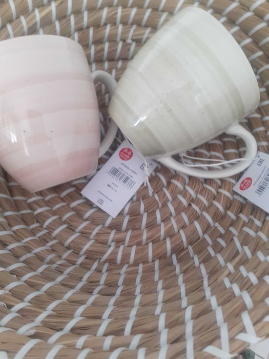 Компкект чаши,поставки и панер за 8лв