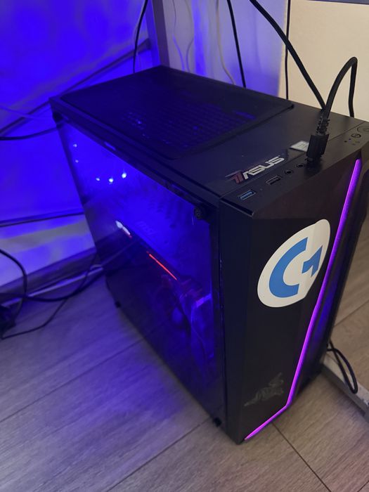 Vand Pc Gaming - KIT COMPLET Scaun Razer inclus + Mouse uri + tastatura etc.
