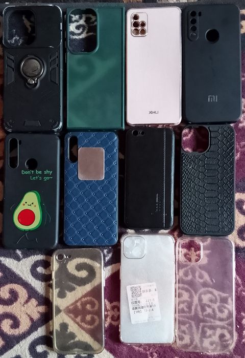 Чехлы на смартфоны продаю