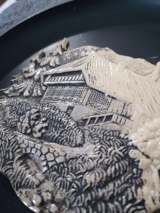 Антикварна декоративна чинийка