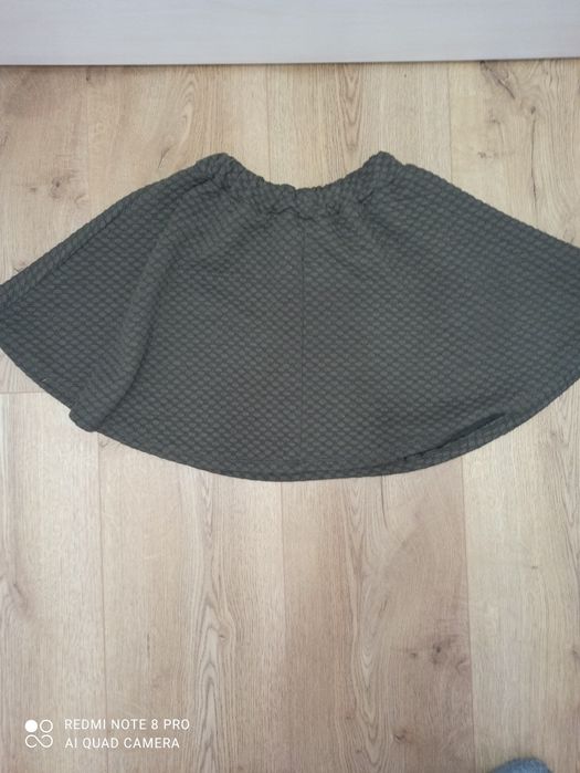 2бр.блузки ,пола и клинче