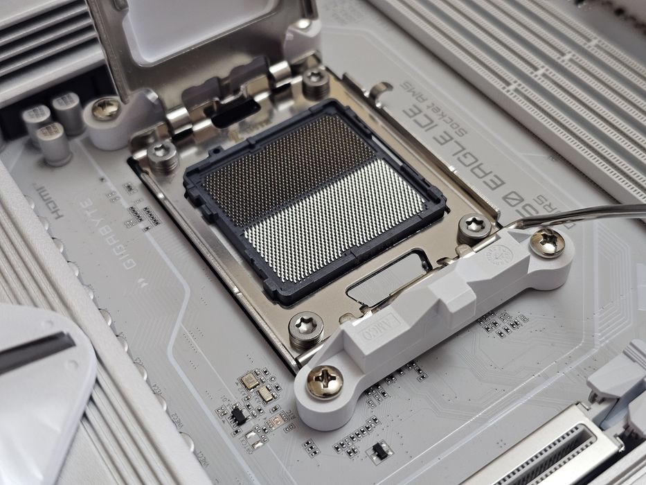 Gigabyte B850 EAGLE ICE