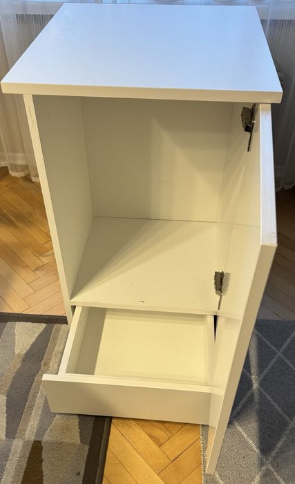 Продавам чисто нов шкаф