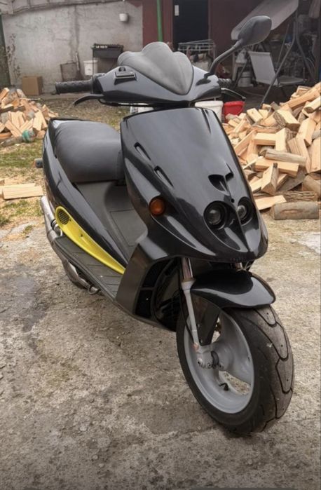 Motoreta Malaguti F12