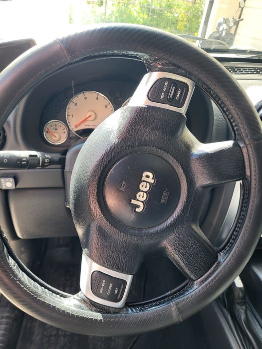 Jeep Cherokee 3.7 Limited 4x4 – газ, теглич, Mopar багажник, нов ГТП, реални 225 000 км