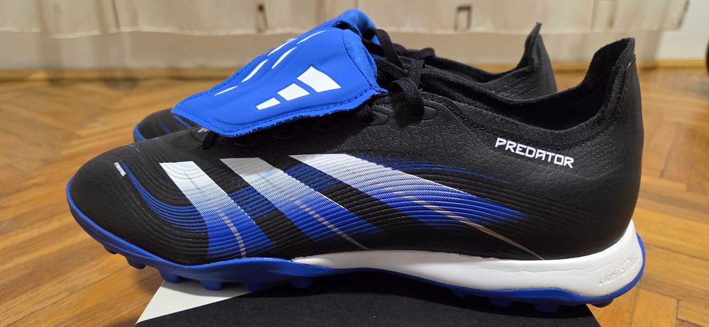 Adidas Predator fotbal de sala/sintetic NOI Marimea 43 1/3