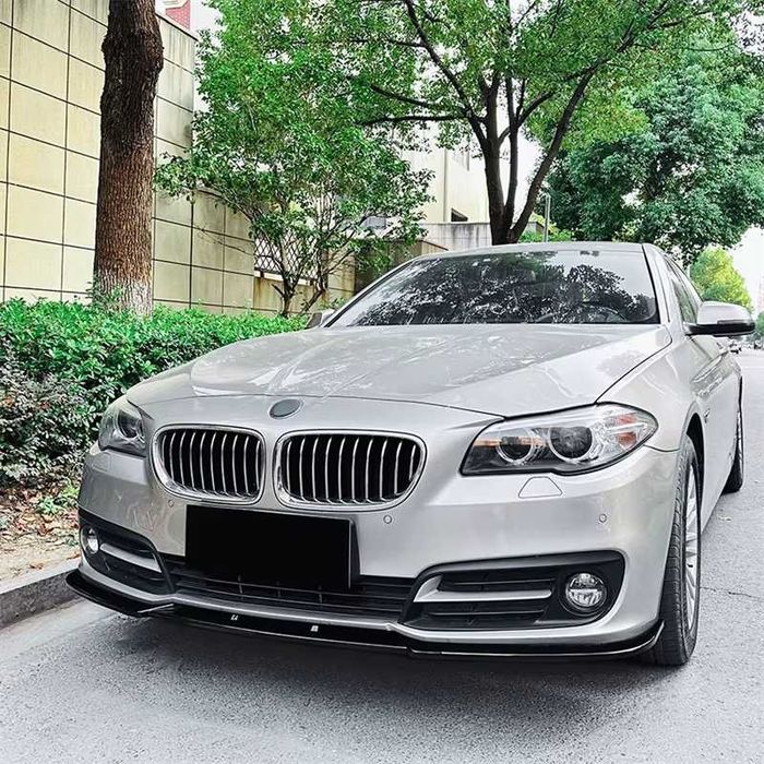 Prelungire Lip Bara Fata Normala BMW Seria 5 F10 F11 Facelift LCI (15-17), Bara Standard, Negru Lucios