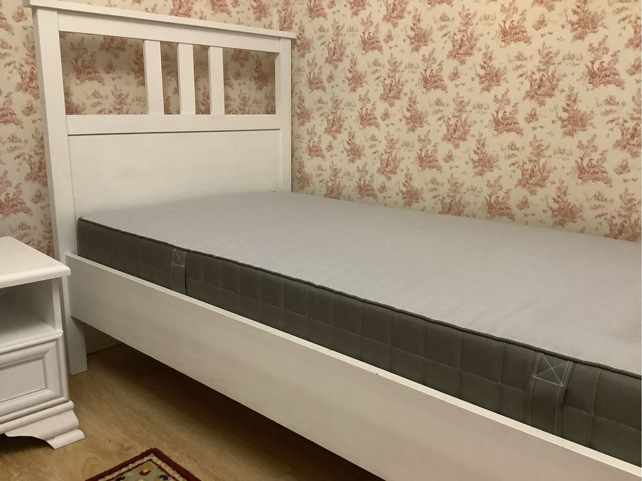 Кровать односпальная б/у