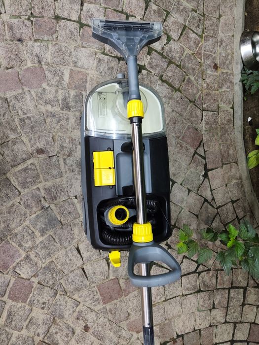Моющий пылесос Karcher