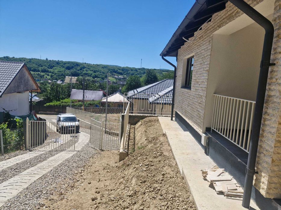 Casa parter Margineni