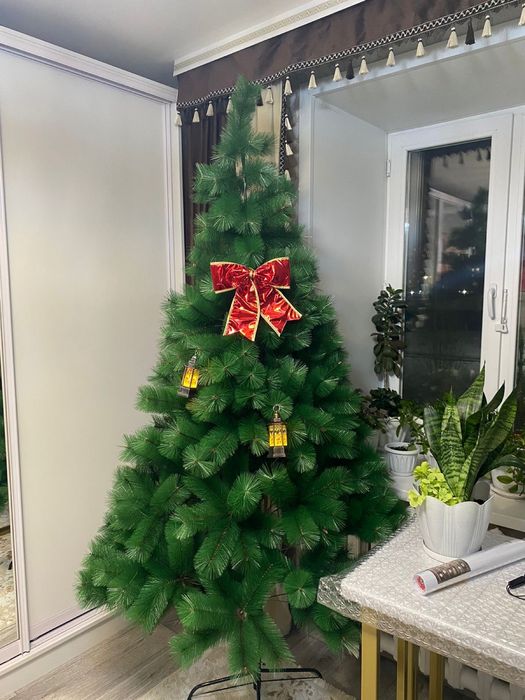 Новогодняя елка за 10000