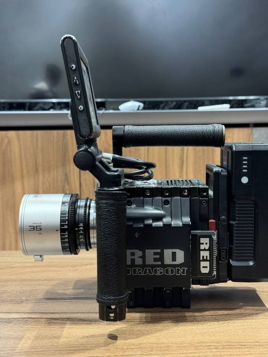 Red camera dragon x 6K samarqand shaharda polni komplect EF PL mount