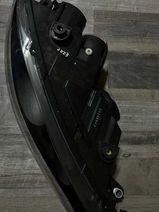 Far stanga/dreapta Volkswagen Scirocco 2010 [NOI] PRET PE BUCATA