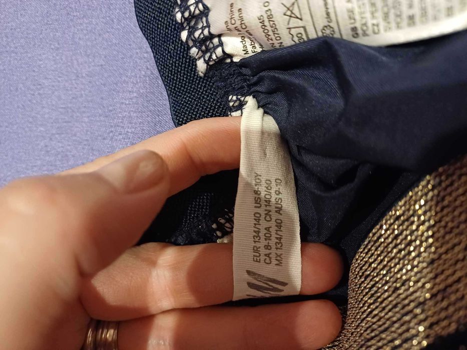 Детска поличка h & m 8 -10 години , 134- 140см