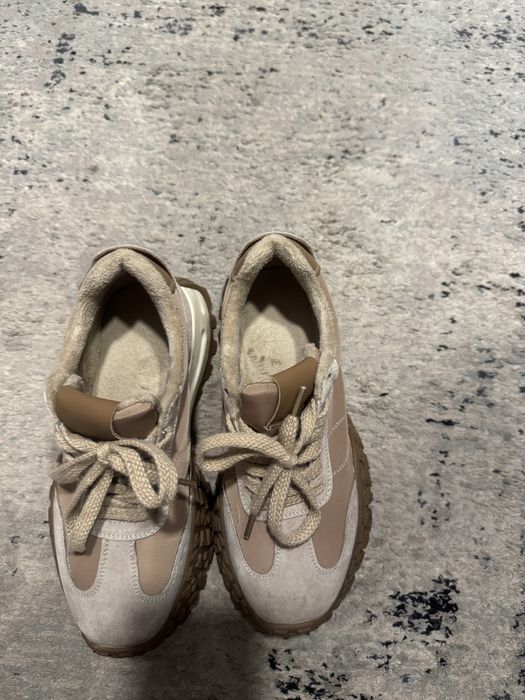 Продам кроссовки