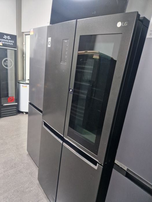 Side by side LG InstaView