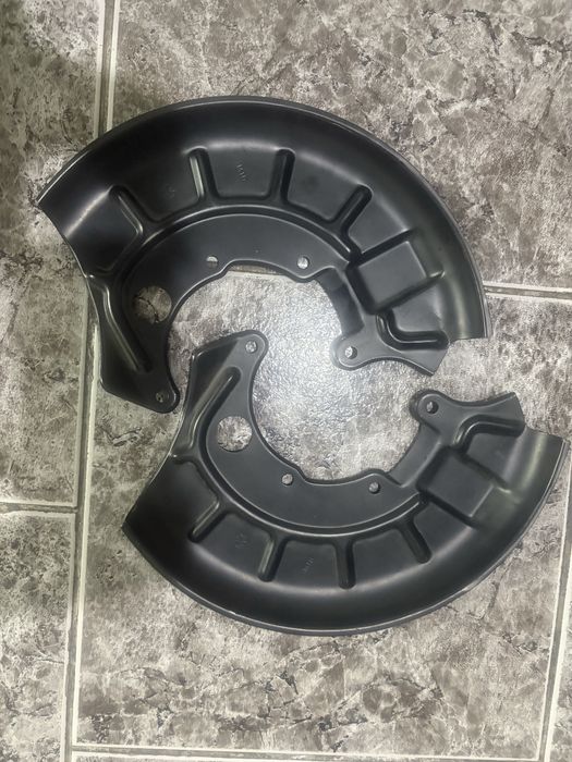 Предна дясна и лява пластина за предпазване на спирачките  VW, Seat