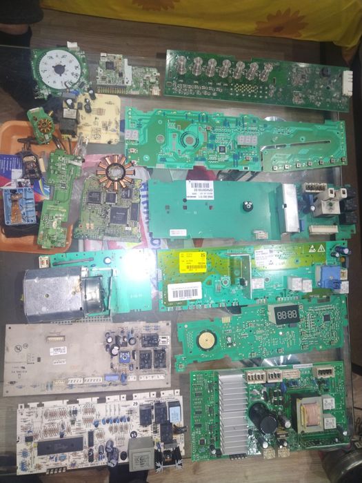 Платки Програматори от перални 
Програюатори от перални и ютия.