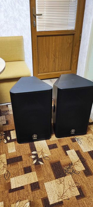 YAMAHA DXR12-активна тонколона