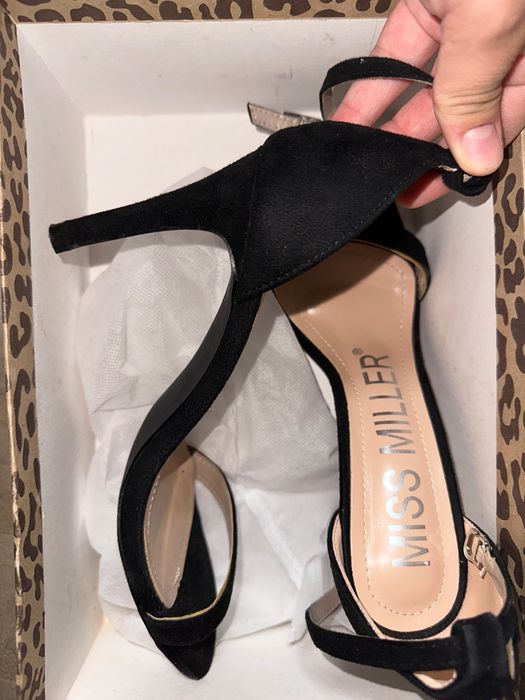 Босоножки летние на каблуке