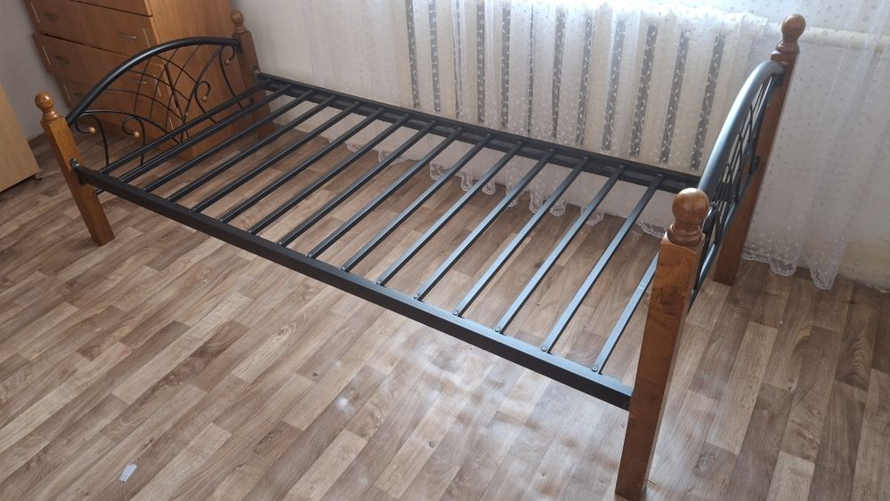 Спальный кровать - 20 000тг.