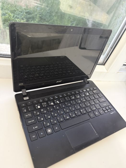 Acer нетбук. черный цвет