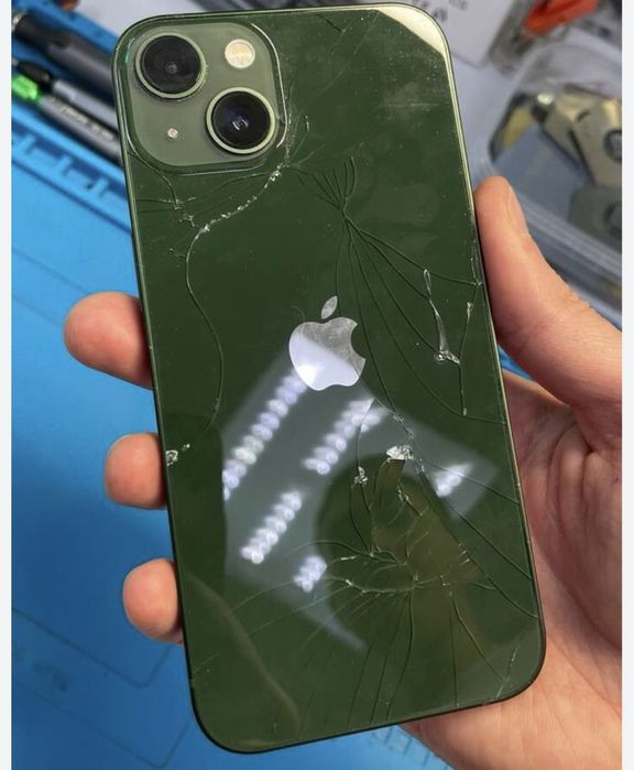 Срочно продам айфон 13