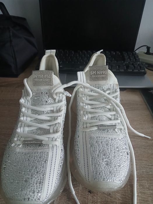 vând steve madden