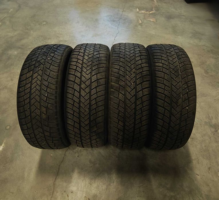 Продавам 4 броя зимни гуми VREDESTEIN  WINTRAC PRO 205/55/17