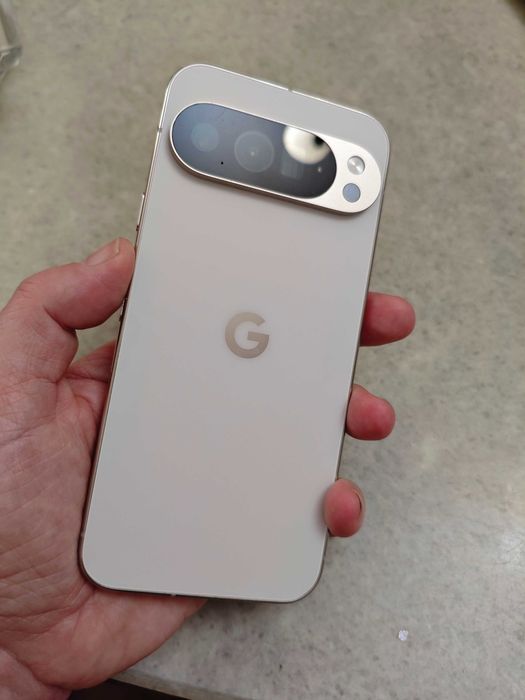 Продавам телефон Google Pixel 10 Pro XL 16 RAM 256 ROM