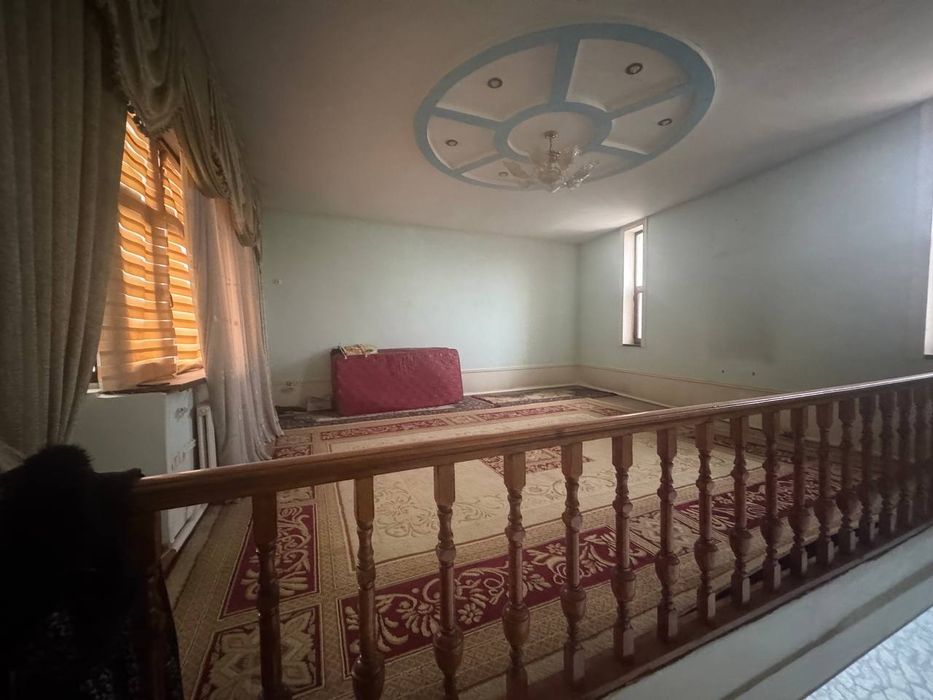 5хоналик 2,2соткли 2каватлик участок сотилади