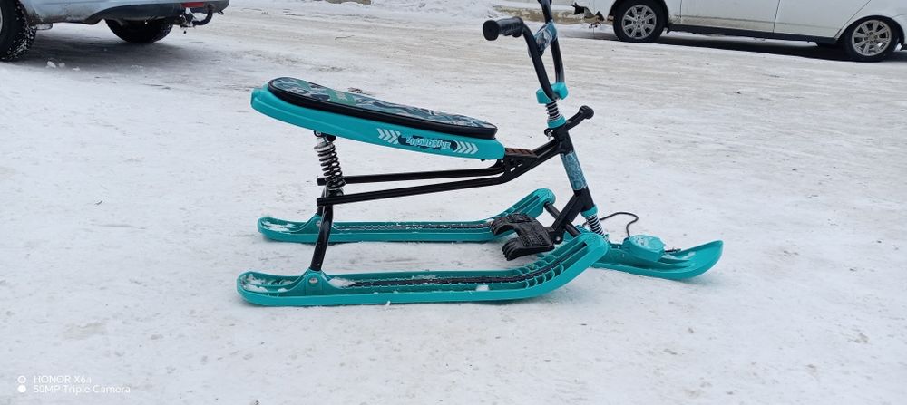 Продам снегокат в отличном состояний