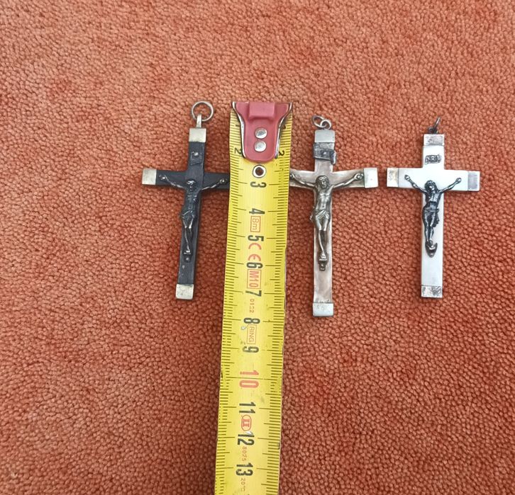 Lot 3 Cruciulițe vechi 3 Cruciulițe vechi,