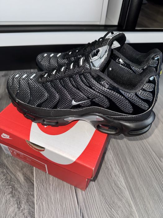 Nike Tn marimi disponibile de la 42-45 Ramnicu Valcea • OLX.ro