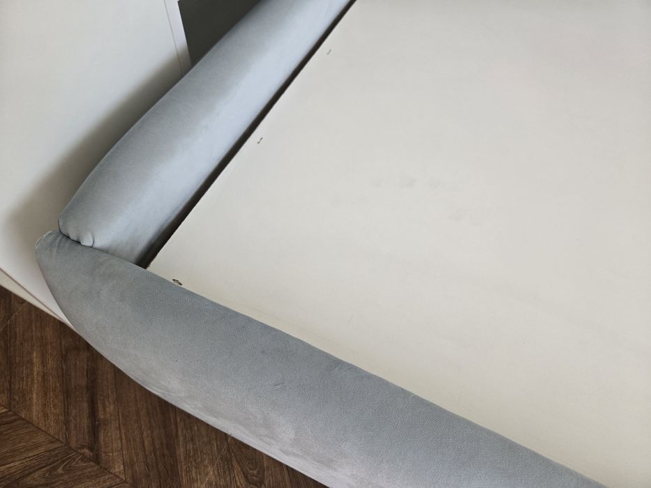 Тапицирано единично легло 90х200 - бледо зелено