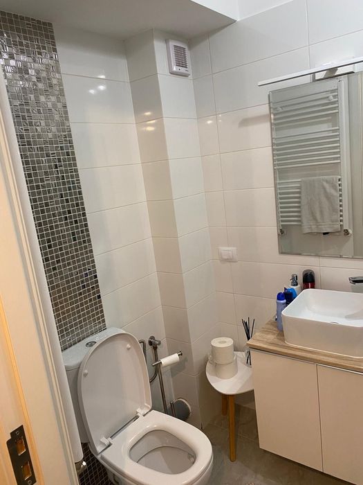 Vand apartament 3 camere decomand