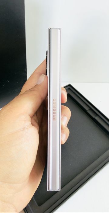 НОВ! Samsung Galaxy Z Fold 6 5G 256GB 12GB Ram Silver Shadow Гаранция!