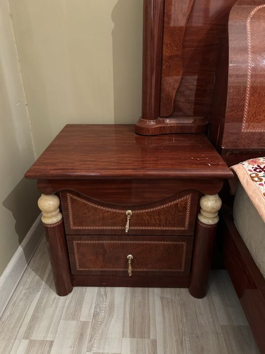 Спальный гарнитур