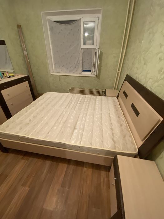 Двуспальная кровать от гарнитура